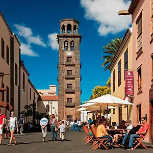 https://holiday-home-la-laguna-tenerife.adeje-hotels.com